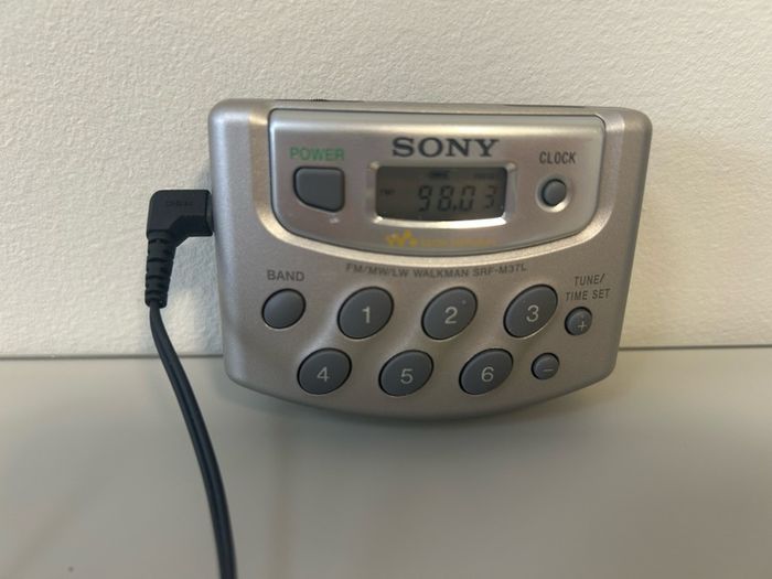 Vintage Sony Walkman Digital Radio SRF-M37L - Boxed, Mint Condition