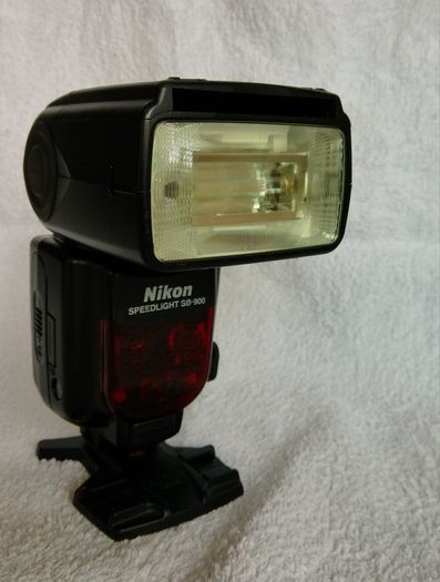 Nikon SB900 Speedlight