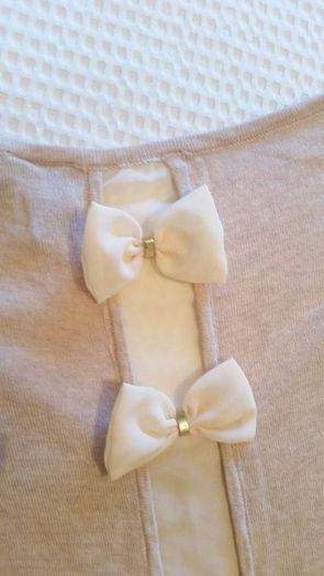 Beige Jumper with Bows at Back - Size 14