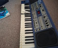Roland EG-101 Keyboard Excellent Vintage Arranger Keyboard