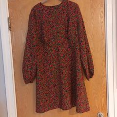 Primark  Dress.    S.16  NEW - No Tag.