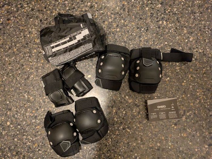 skating pads - small
