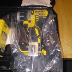 DeWalt DCD796N 18V XR Brushless Combi Drill with 5.0Ah Battery