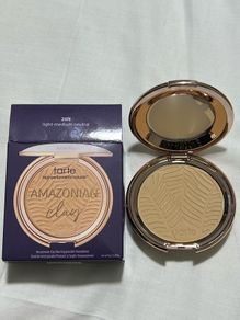Tarte Amazonian clay blurring powder foundation in light medium neutral BNIB
