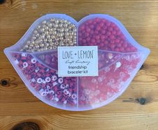 Friendship bracelet kit