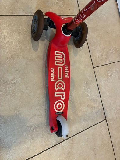 Mini Micro Deluxe LED Scooter