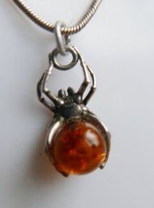 Vintage 925 Sterling Silver and Genuine Baltic Amber Spider Pendant length 16" - 4,8g