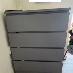 chest of drawers