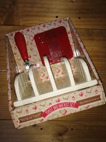 NEW Toast gift sets, bread holder, knife, and stamp for toast