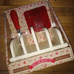 NEW Toast gift sets, bread holder, knife, and stamp for toast
