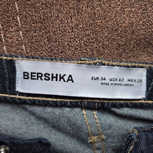 Bershka Loose fit Jeans in Navy size 8