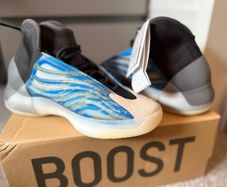 Yeezy QNTM Boost