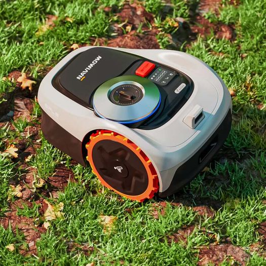 Segway Navimow i105 Wire-Free Robotic Lawnmower + Extra Blades - Excellent Condition