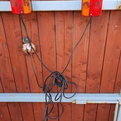 Magnetic trailer lights
