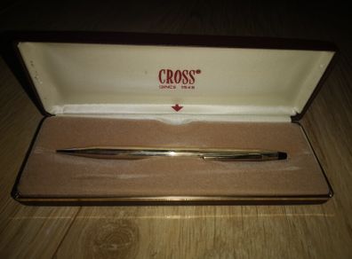 Cross 10kt rolled gold pencil.