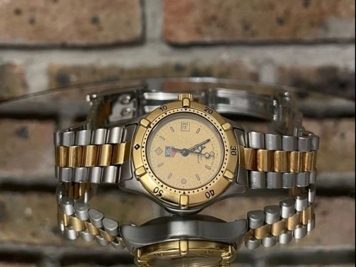 TAG Heuer 2000 Professional - Mens Wristwatch