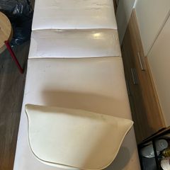 masage table