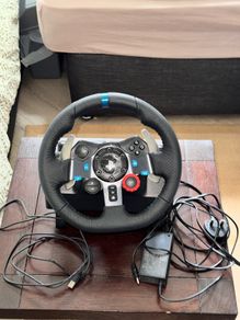 Logitech G29 SE driving steering wheel