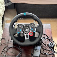 Logitech G29 SE driving steering wheel
