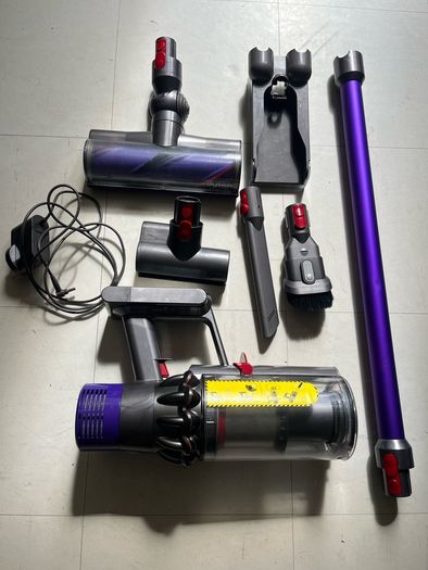 dyson V10