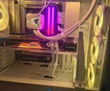 Custom White Gaming PC - Ryzen 5 9600X / RX 7700 XT / DDR5 / Gen5 SSD + Monitor