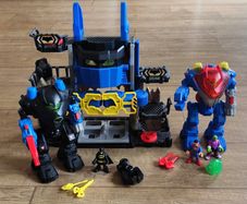 IMAGINEXT Batman Robo Batcave PlaySet with Batman Robot and  Superman Robot