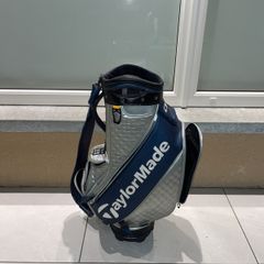 Qi10 tour bag