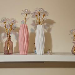 Vase with roses