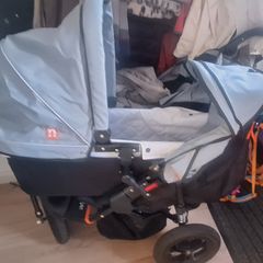 Out and About V5 Double Nipper Carrycot & Adapter