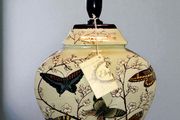 Brand new Elegance gloss china lamp