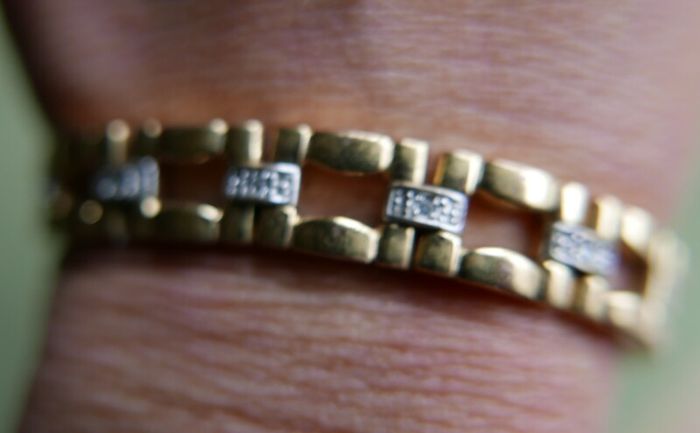 Vintage Gold Plated Bracelet (no hallmarked)