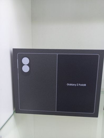 Samsung galaxy z fold 8 256gb Brand new sealed pack Unlock sim free 12 months warranty Shop collection and shop receipt