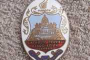 CATHOLIC TRAVEL ASSOCIATION LONDON (pilgrimage/religious) - a vintage pilgrim's souvenir/merchandise badge (1960s / 1970s)