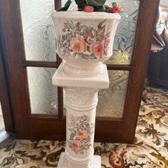 Ceramic flower pot stand