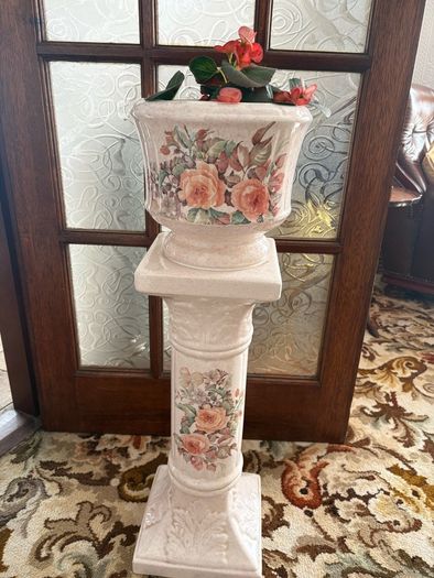 Ceramic flower pot stand