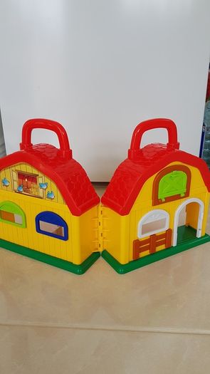 Farmhouse & tractor set