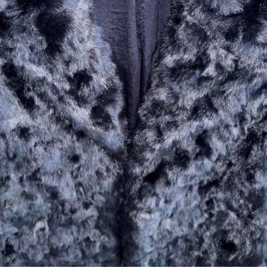 Gorgeous MANGO Size Xs Relaxed Fit faux fur coat in a deep navy shade with a super plush, textured finish.