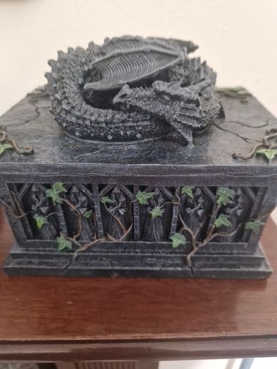 Dragon box