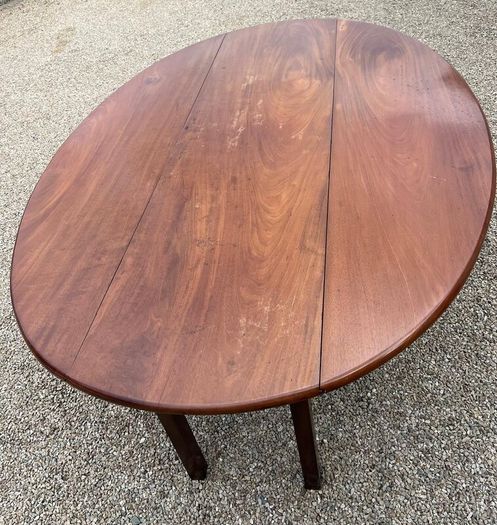 Dining room table and 6 chairs