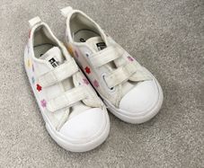 converse girls shoes size 7 cm 14.