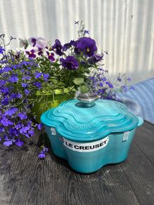Le creuset Fafa 2L pot in Teal/ Carribean