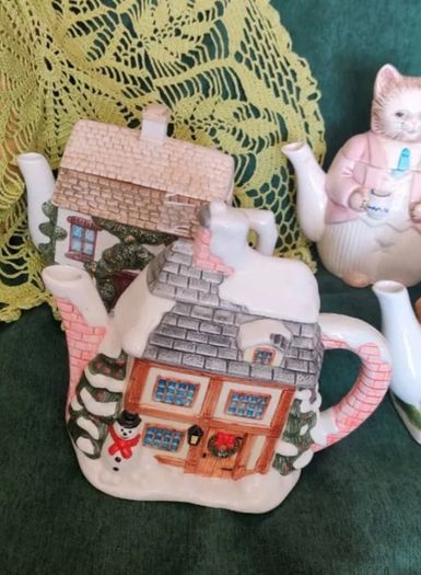 Cottage House teapots