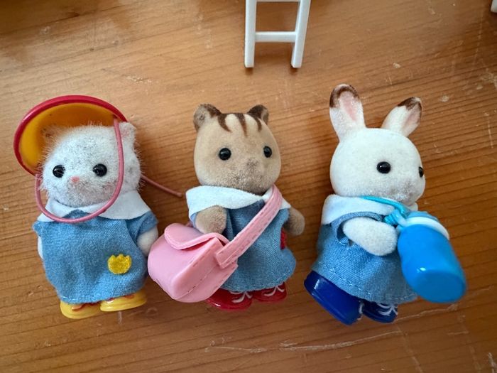 Sylvanian Families Triple Bunk Beds & 3 Nursery Baby Figures Set