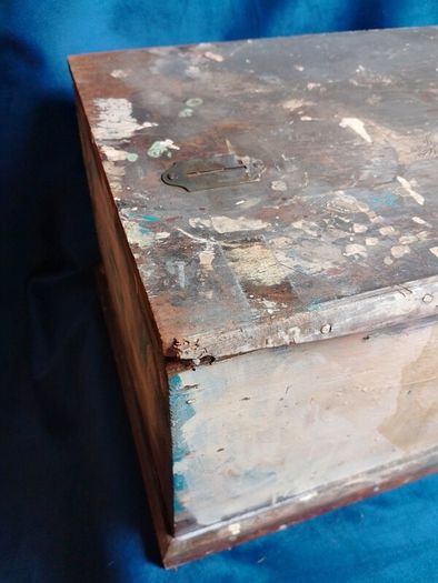 Can post Small antique trunk, carpenters toolbox
