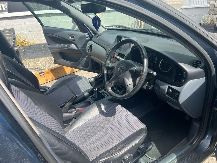 2005 Nissan Almera