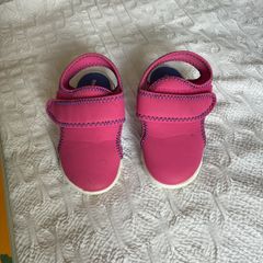 Sandals 7.5 UK