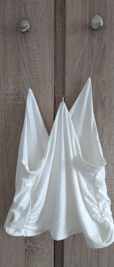 New white top with invisible straps crop top with the big decolate size extra small