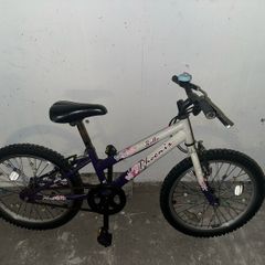 Girls bike