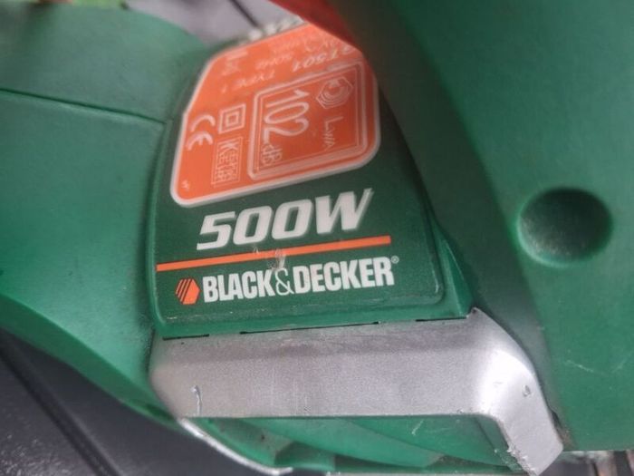 PowerToolsBlack+Decker 500W electric hedge trimmer in