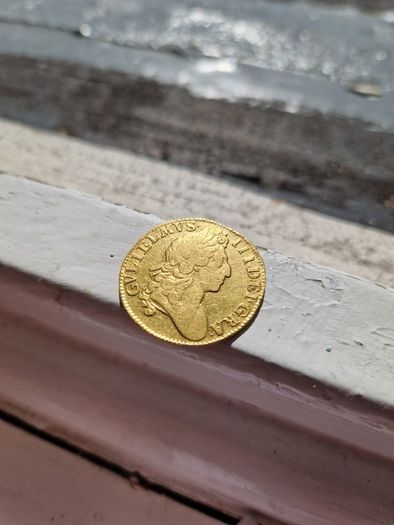 1701 William 3rd Full Gold Guinea. Beautiful and Scarce.